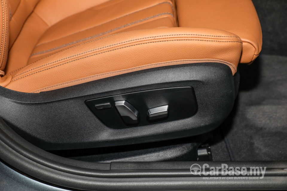 BMW 5 Series G30 (2017) Interior