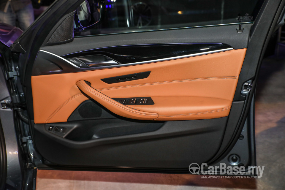 BMW 5 Series G30 (2017) Interior