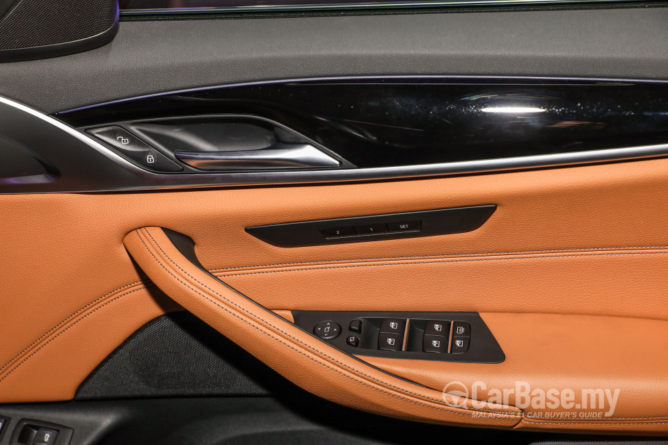 BMW 5 Series G30 (2017) Interior