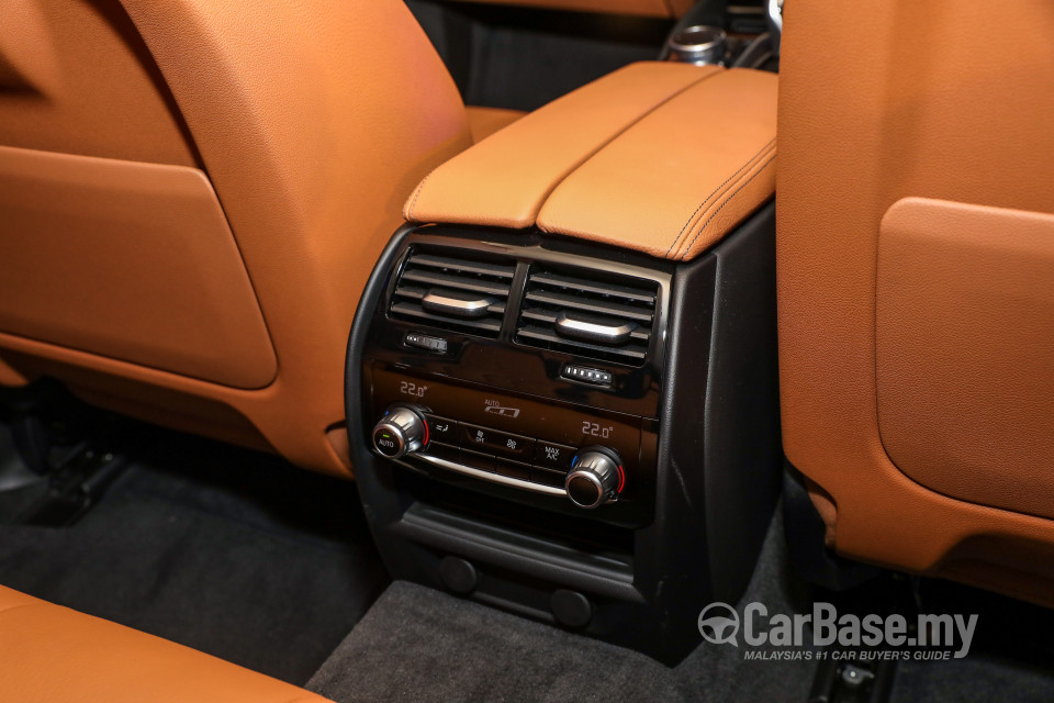 BMW 5 Series G30 (2017) Interior