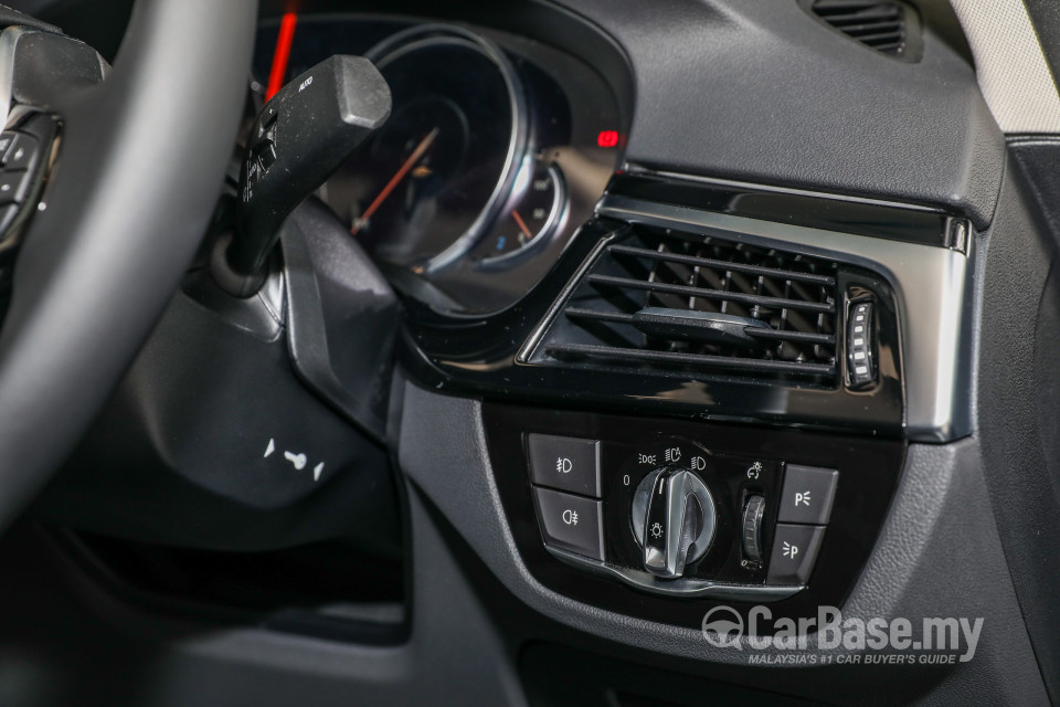 BMW 5 Series G30 (2017) Interior