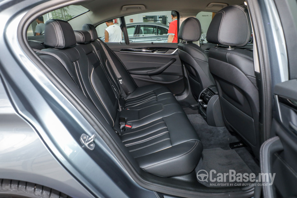 BMW 5 Series G30 (2017) Interior