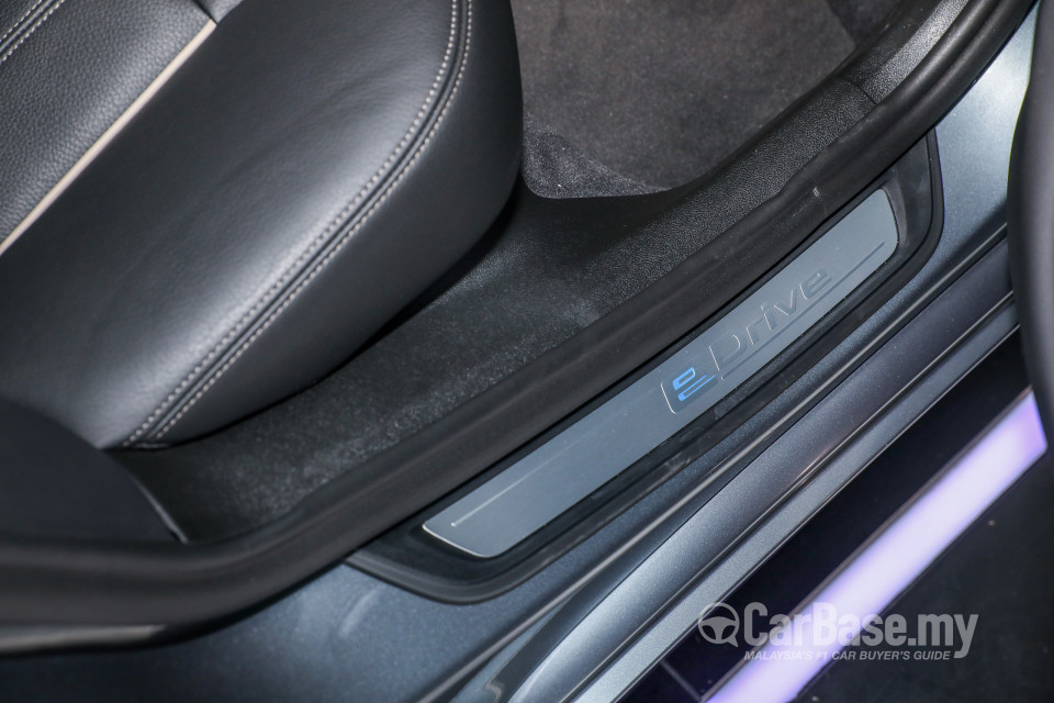 BMW 5 Series G30 (2017) Interior