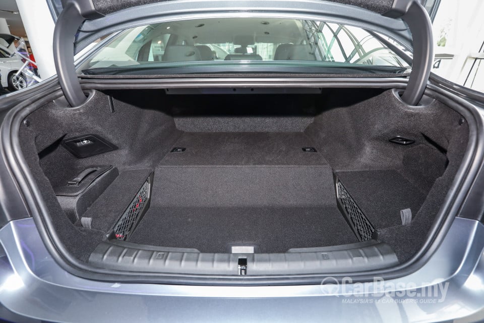 BMW 5 Series G30 (2017) Interior