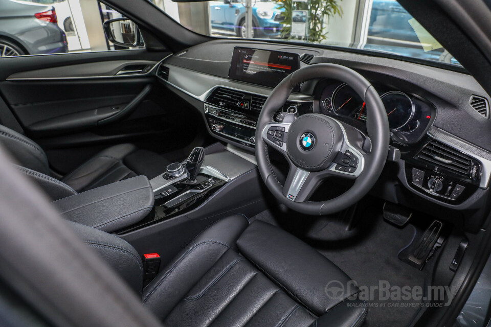 Proton Exora Mk1 RC (2019) Interior