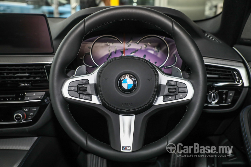 BMW 5 Series G30 (2017) Interior