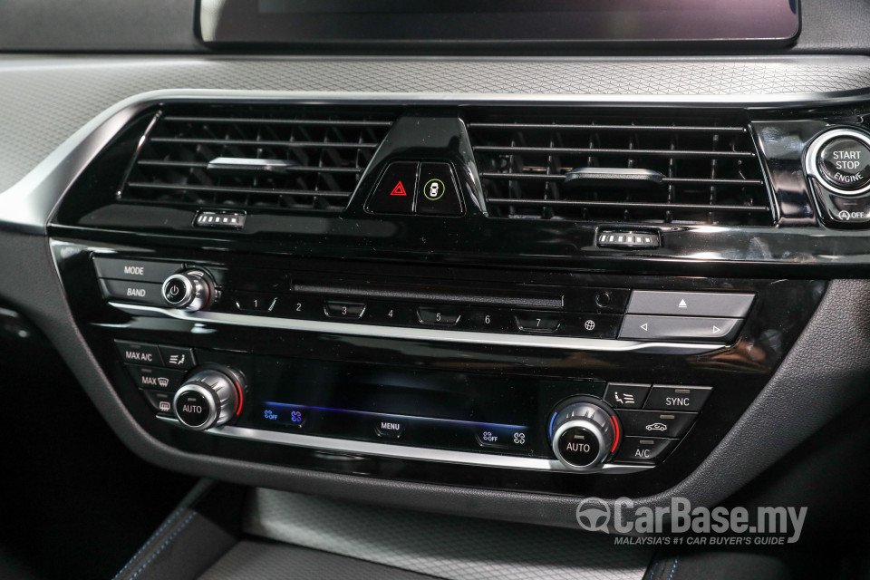 BMW 5 Series G30 (2017) Interior