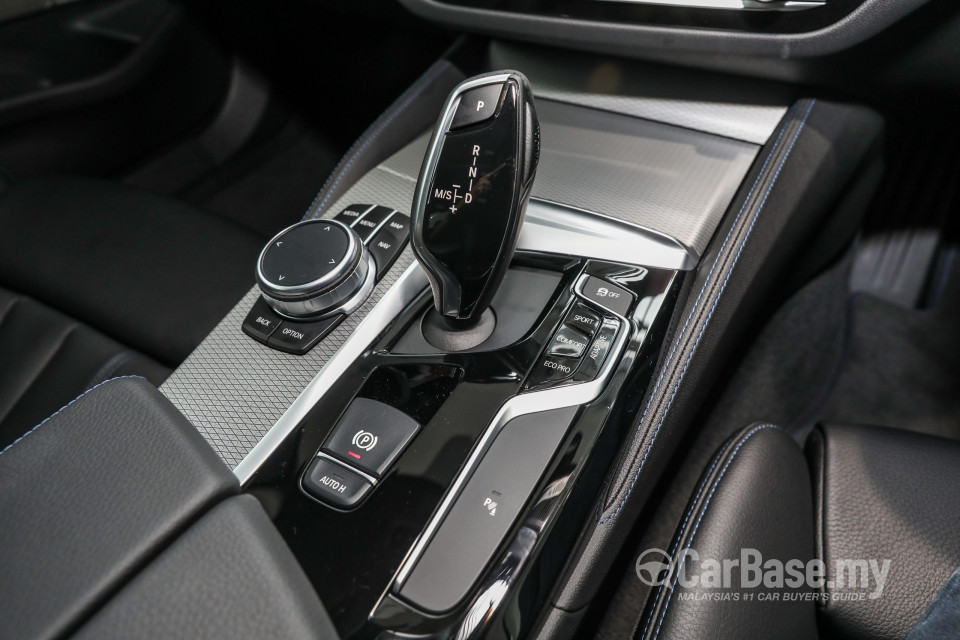 BMW 5 Series G30 (2017) Interior