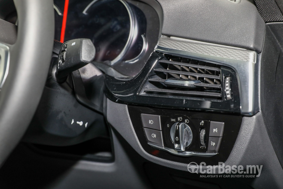 BMW 5 Series G30 (2017) Interior
