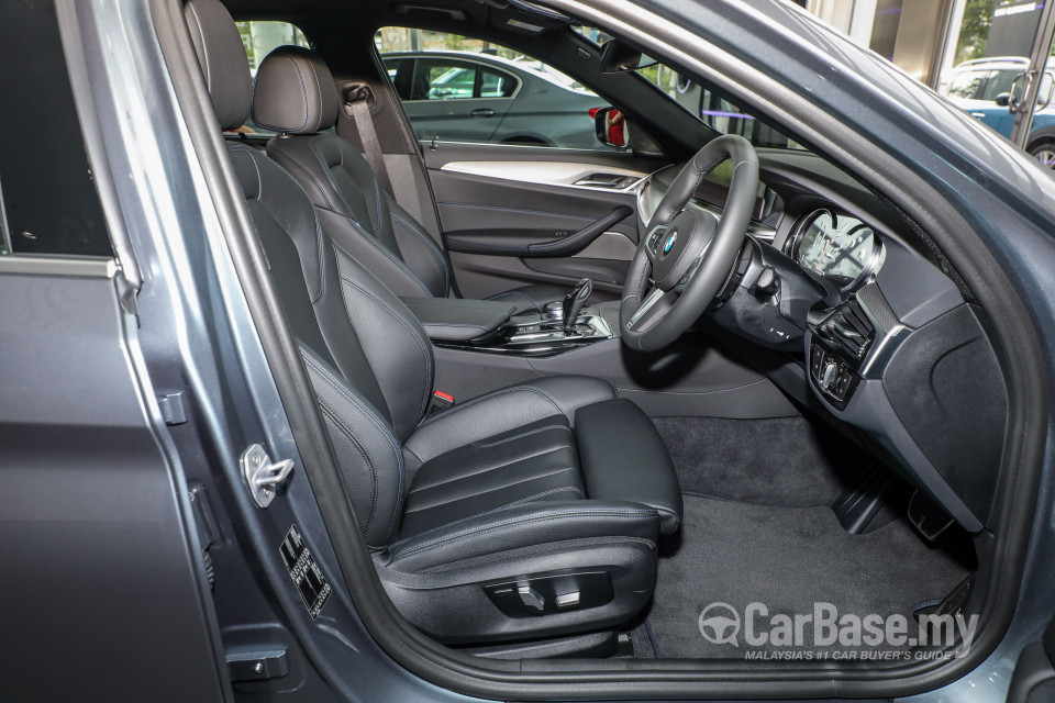 BMW 5 Series G30 (2017) Interior