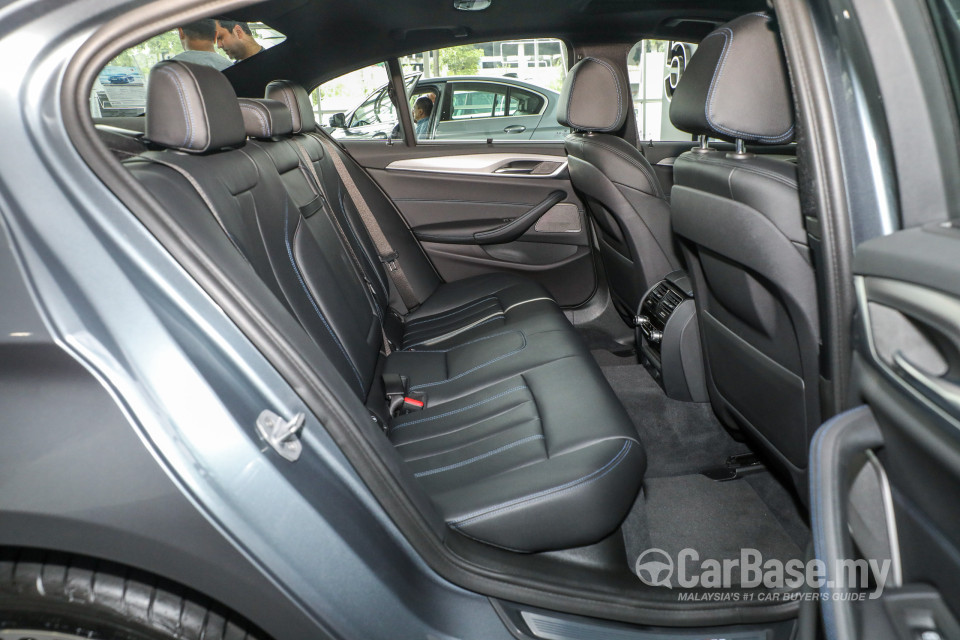 BMW 5 Series G30 (2017) Interior