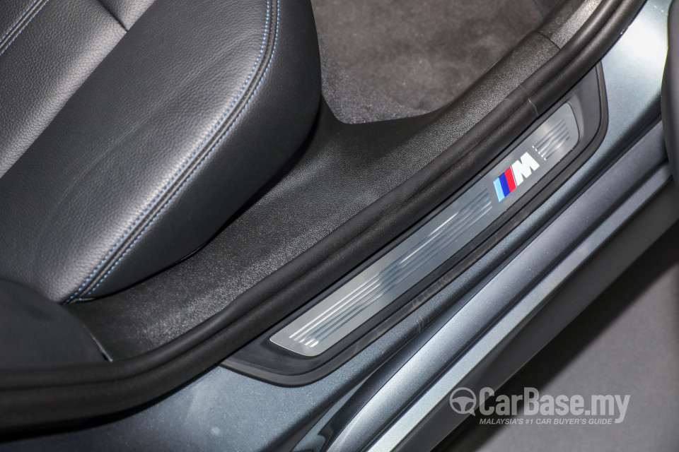 BMW 5 Series G30 (2017) Interior