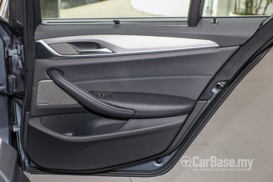 BMW 5 Series G30 (2017) Interior