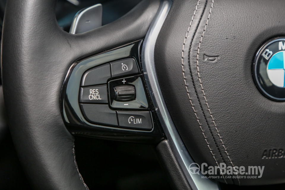 BMW 5 Series G30 (2017) Interior