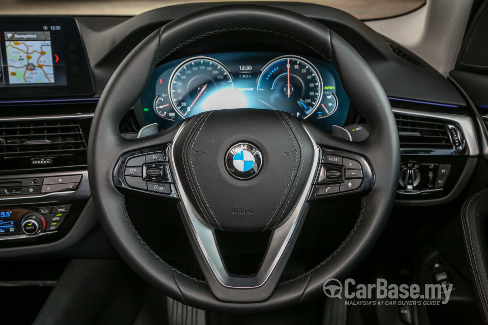 BMW 5 Series G30 (2017) Interior