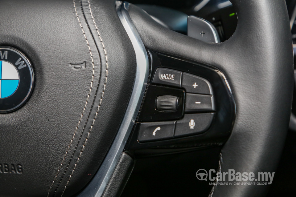 BMW 5 Series G30 (2017) Interior