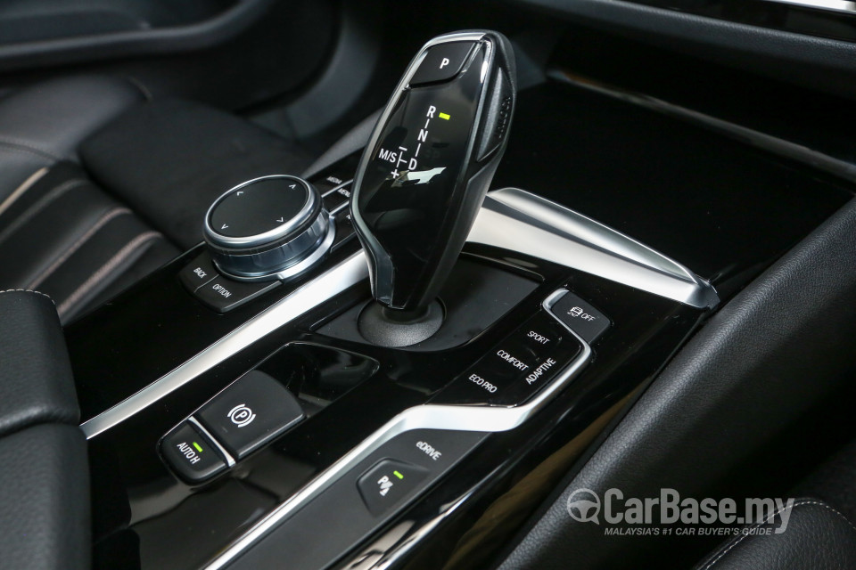 BMW 5 Series G30 (2017) Interior
