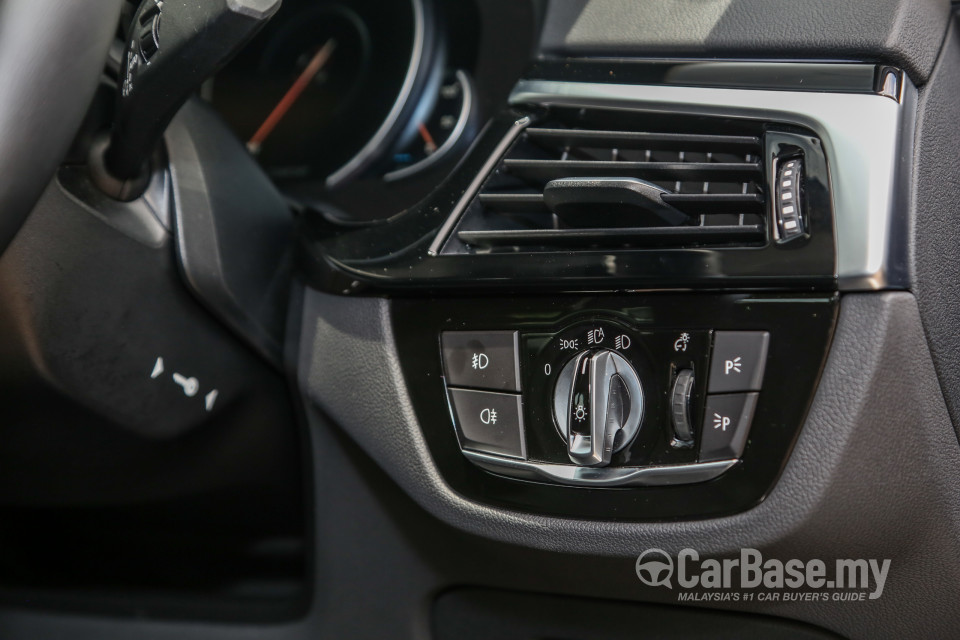 BMW 5 Series G30 (2017) Interior