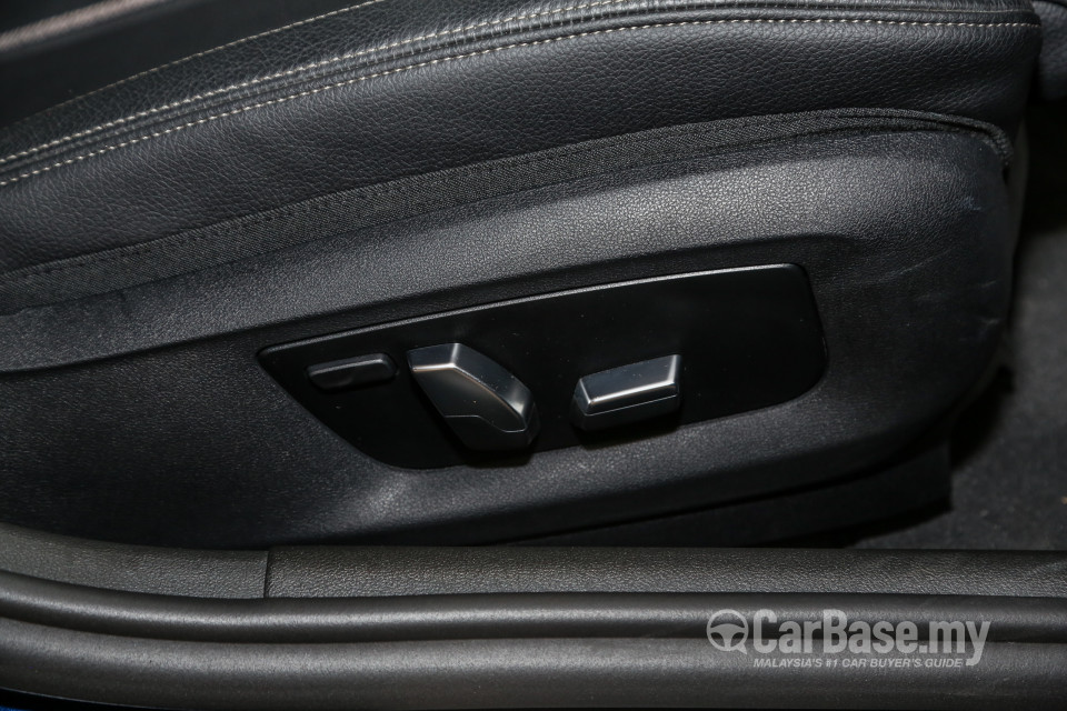 BMW 5 Series G30 (2017) Interior