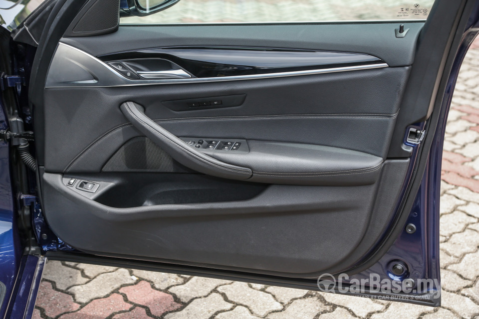 BMW 5 Series G30 (2017) Interior