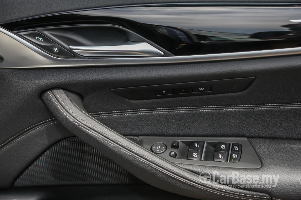 BMW 5 Series G30 (2017) Interior