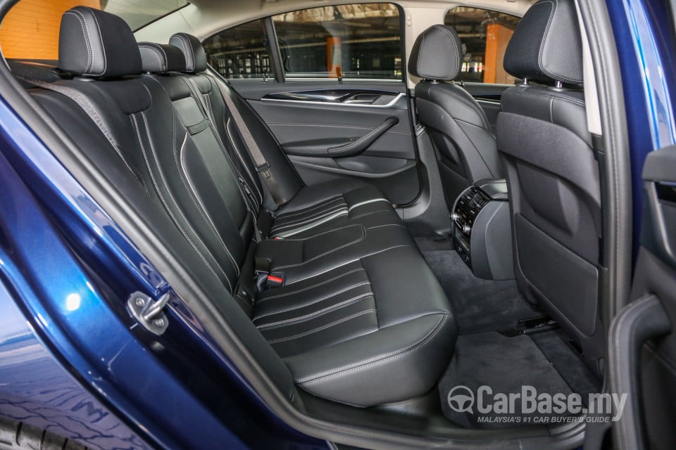 BMW 5 Series G30 (2017) Interior