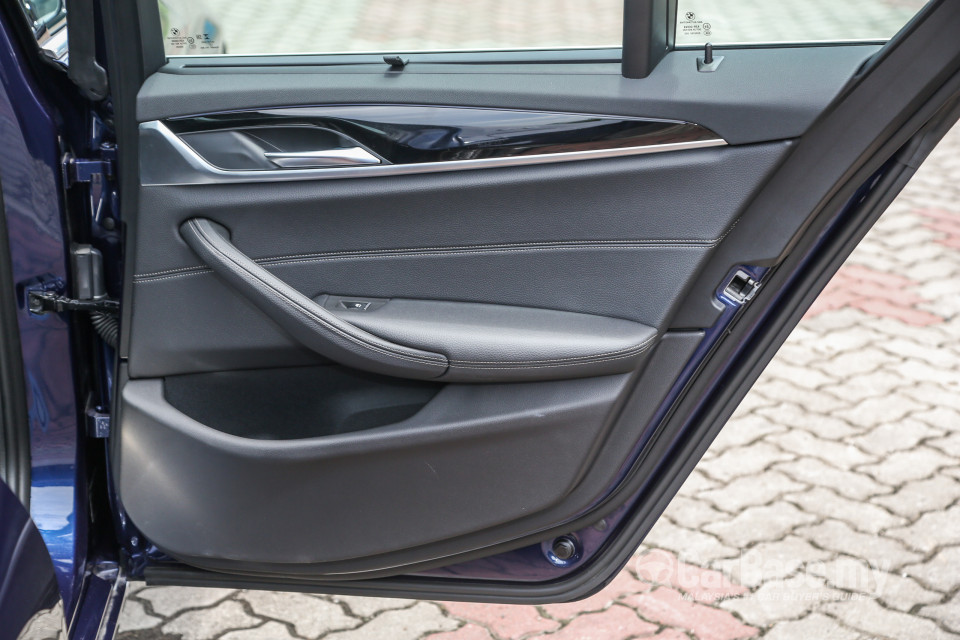 BMW 5 Series G30 (2017) Interior