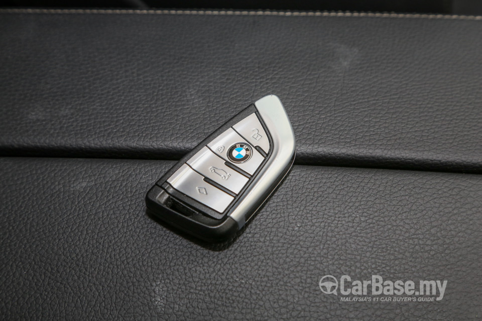BMW 5 Series G30 (2017) Interior