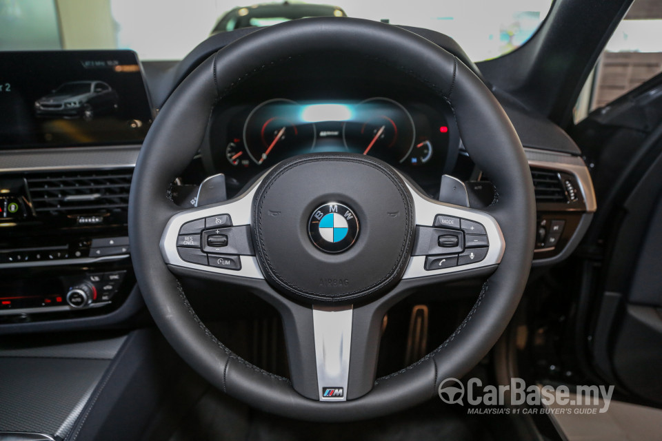 BMW 5 Series G30 (2017) Interior