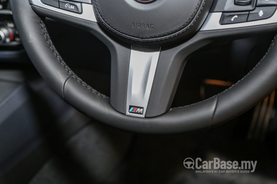BMW 5 Series G30 (2017) Interior