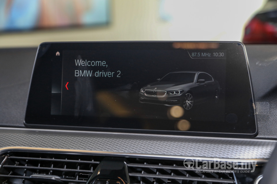 BMW 5 Series G30 (2017) Interior