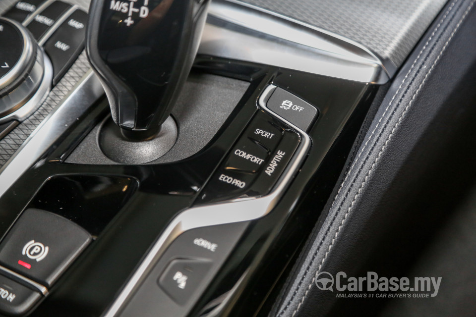 BMW 5 Series G30 (2017) Interior