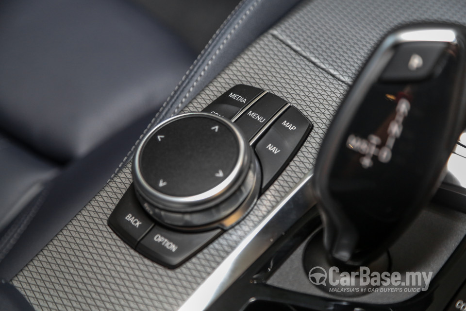 BMW 5 Series G30 (2017) Interior