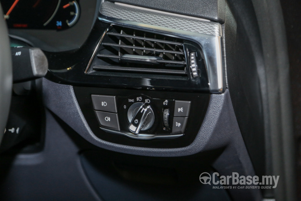 BMW 5 Series G30 (2017) Interior