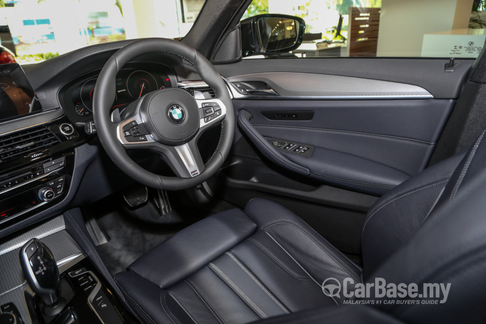 BMW 5 Series G30 (2017) Interior