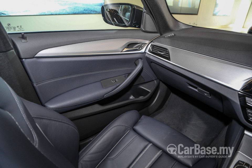 BMW 5 Series G30 (2017) Interior
