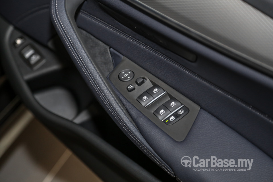 BMW 5 Series G30 (2017) Interior