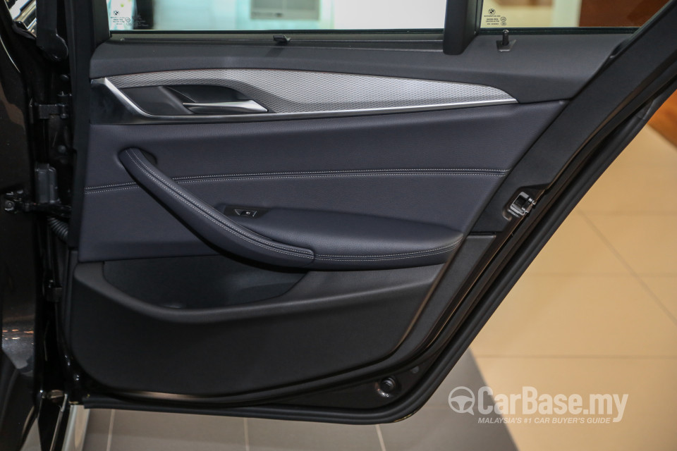 BMW 5 Series G30 (2017) Interior