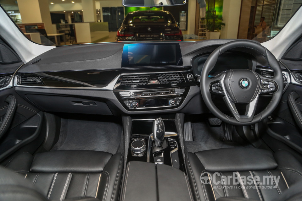 BMW 5 Series G30 (2017) Interior