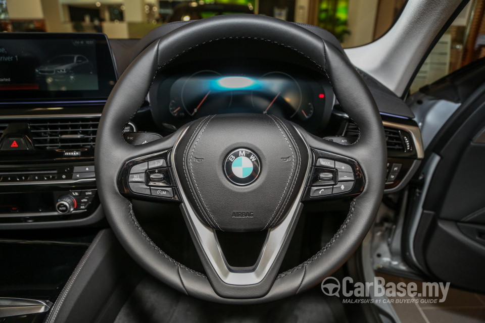 BMW 5 Series G30 (2017) Interior