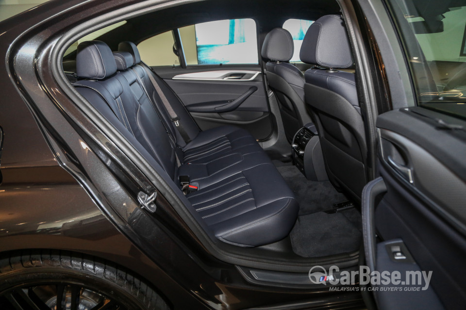 BMW 5 Series G30 (2017) Interior