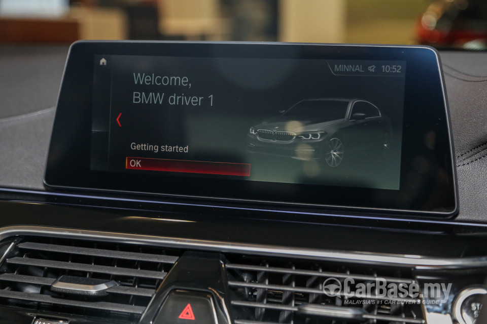 BMW 5 Series G30 (2017) Interior