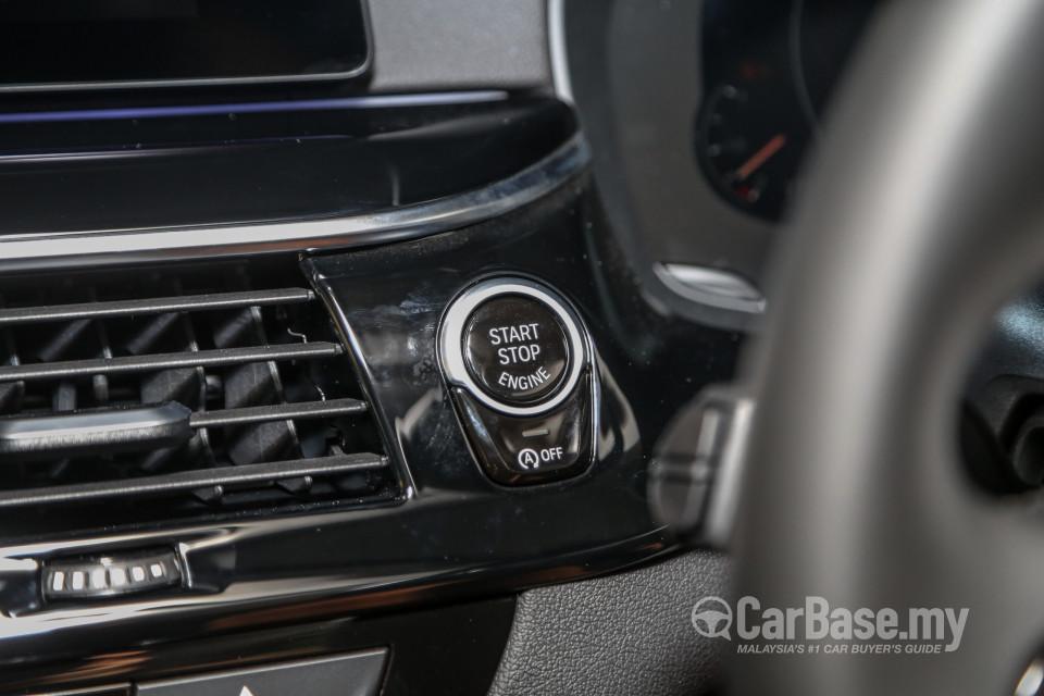 BMW 5 Series G30 (2017) Interior