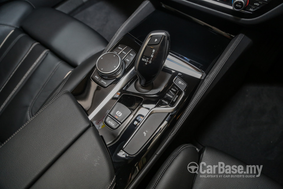 BMW 5 Series G30 (2017) Interior