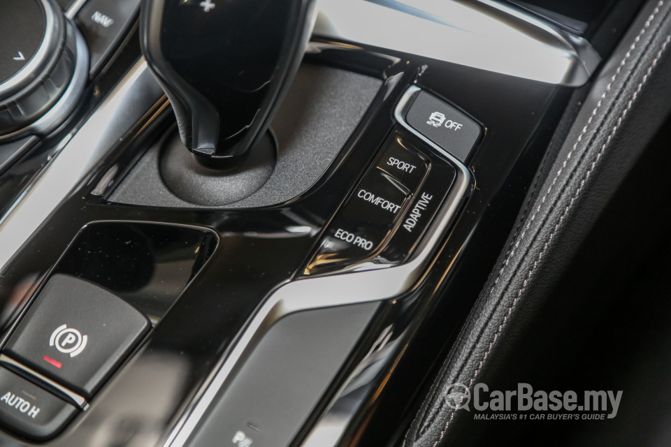 BMW 5 Series G30 (2017) Interior