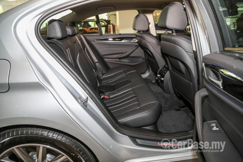 BMW 5 Series G30 (2017) Interior