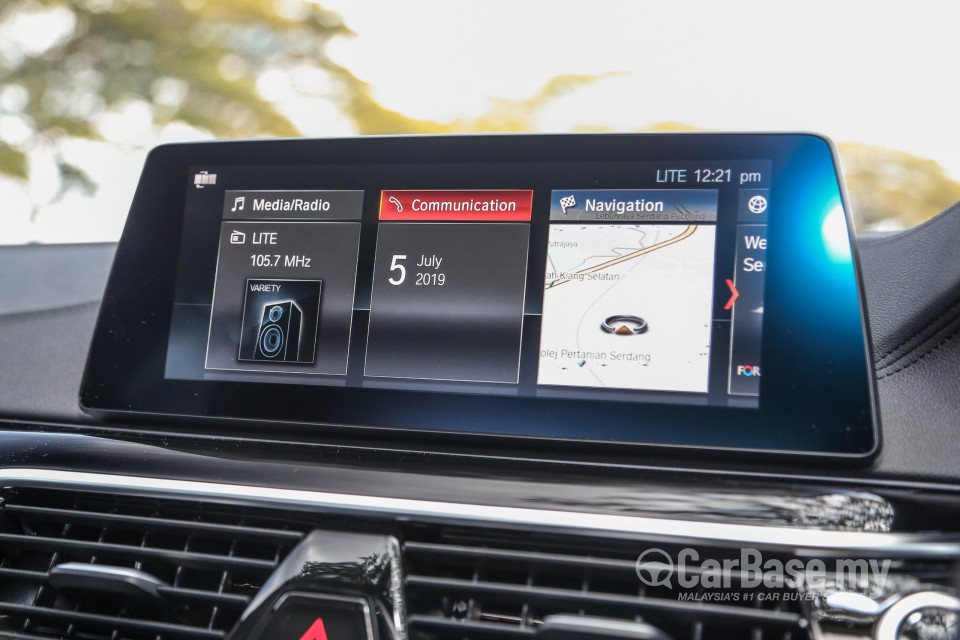 BMW 5 Series G30 (2017) Interior