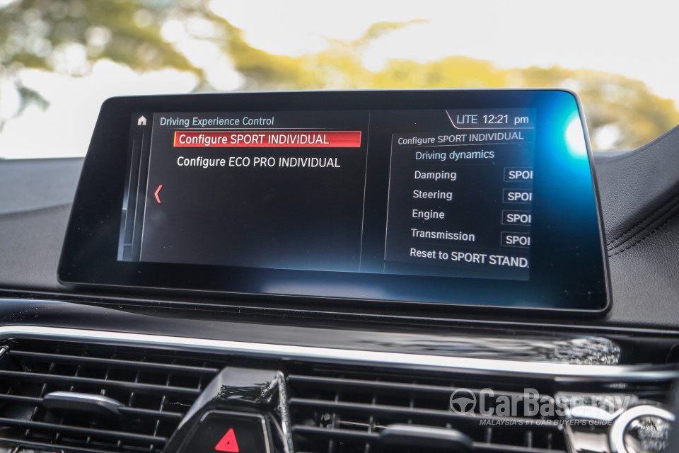 BMW 5 Series G30 (2017) Interior