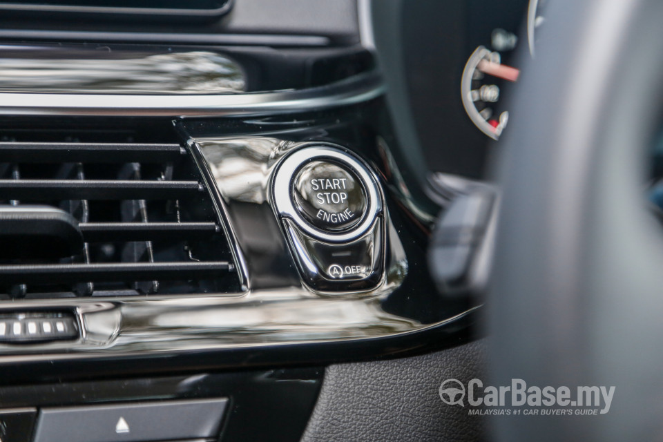 BMW 5 Series G30 (2017) Interior