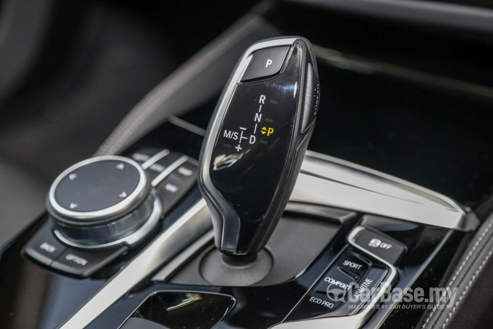BMW 5 Series G30 (2017) Interior
